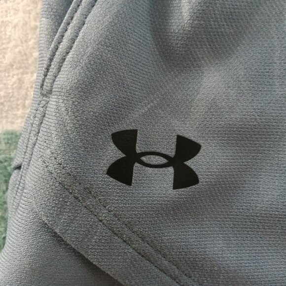 NWOT UNDER ARMOUR GRAY PATTERNED ATHLETIC / GYM SHORTS, SIZE "L" - Picture 3 of 14